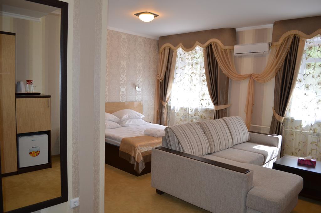 Mereke Hotel Ust-Kamenogorsk Room photo