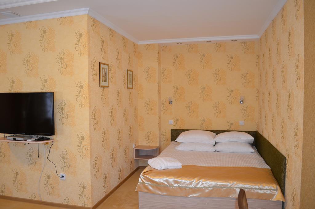 Mereke Hotel Ust-Kamenogorsk Room photo