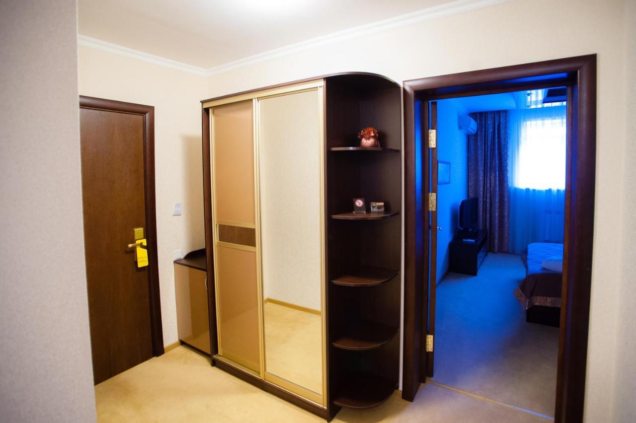 Mereke Hotel Ust-Kamenogorsk Exterior photo
